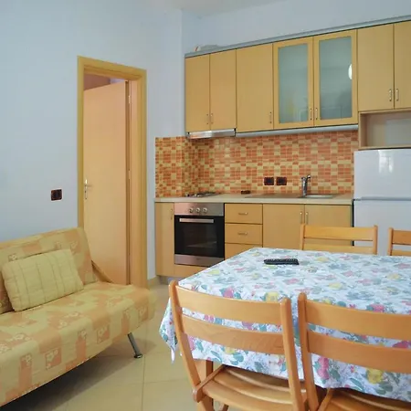 30 Apartment *